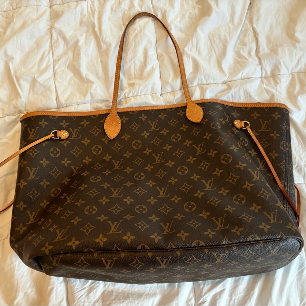 Authentic LOUIS VUITTON NEVERFULL GM MONOGRAM WITH PINK INTERIOR